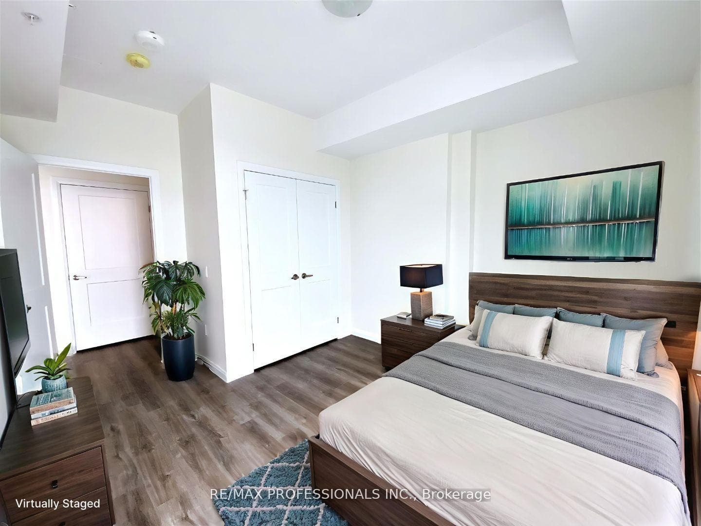 60 Charles Street Unit 903 photo 6