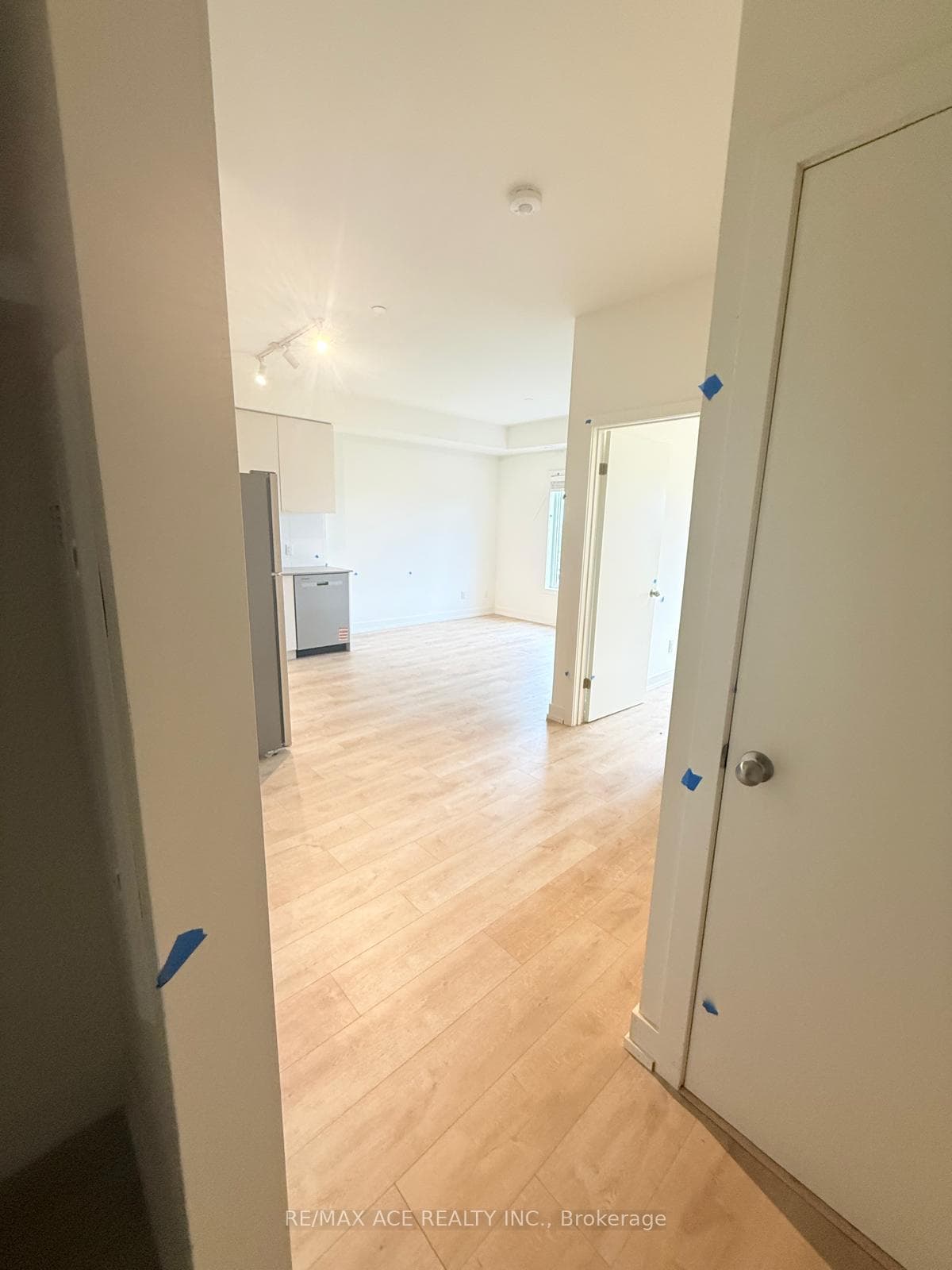 16 Melbourne Avenue Unit 317B photo 27