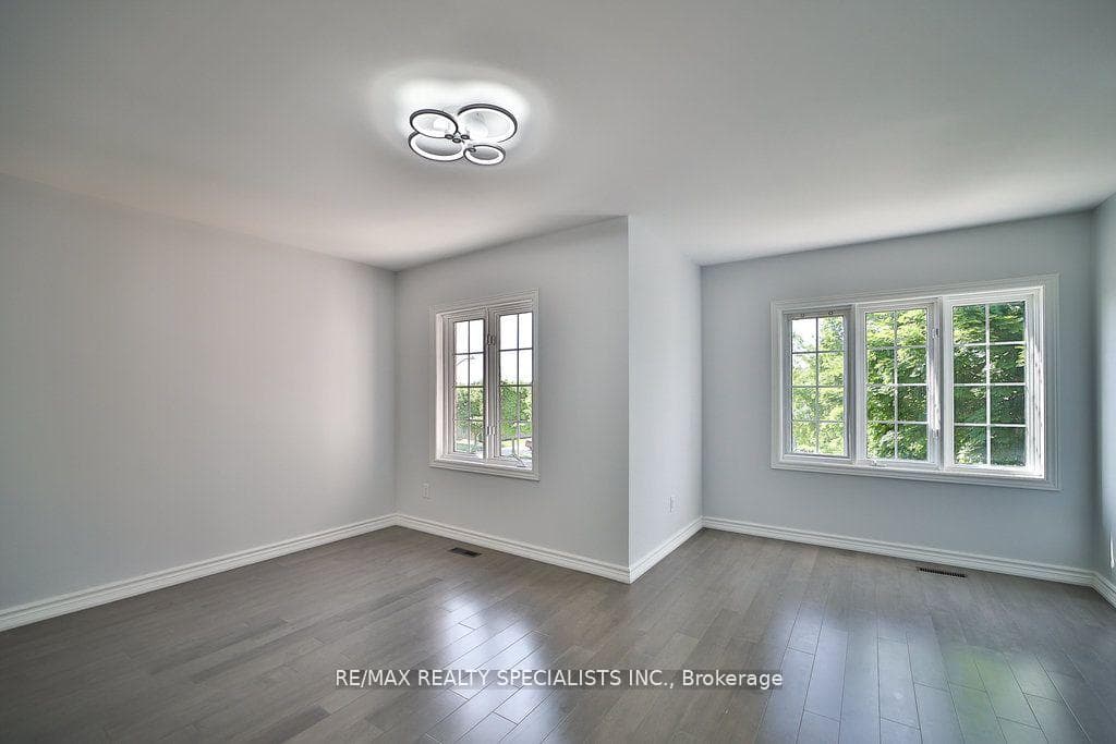 95 Luba Avenue photo 20