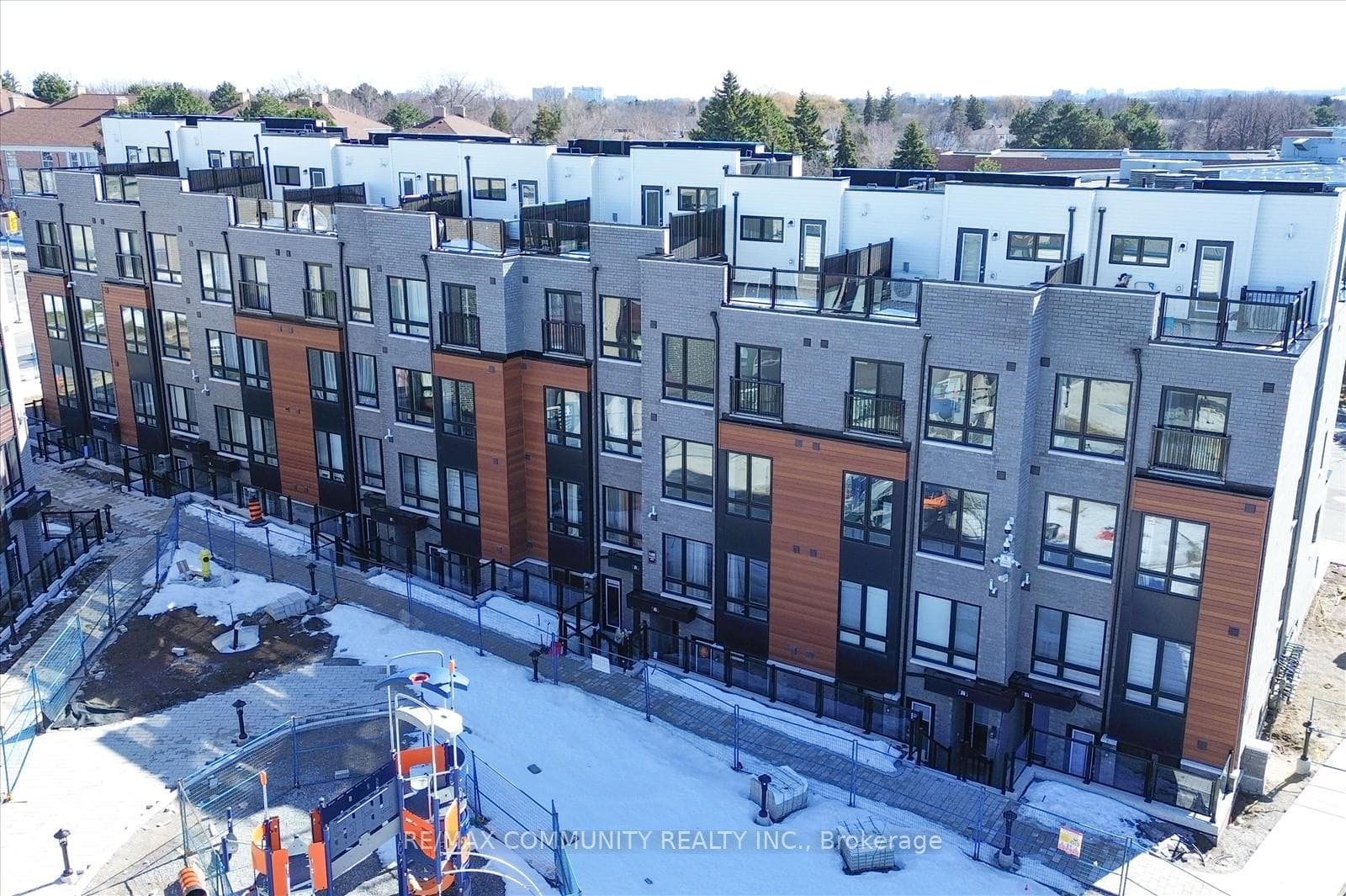 145 Tapscott Road Unit 21 photo 2