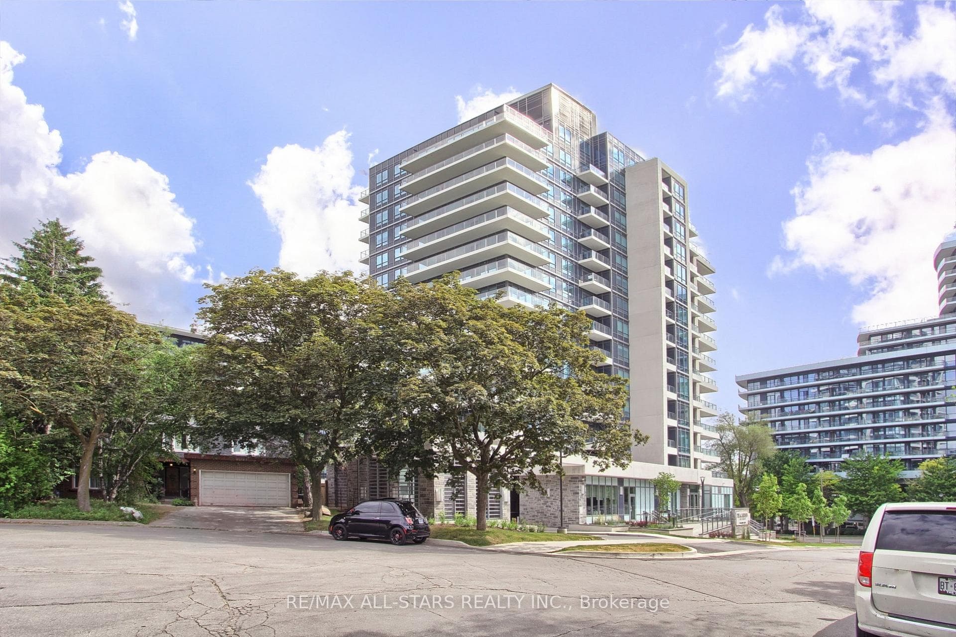 2 Teagarden Court Unit 303 photo 1