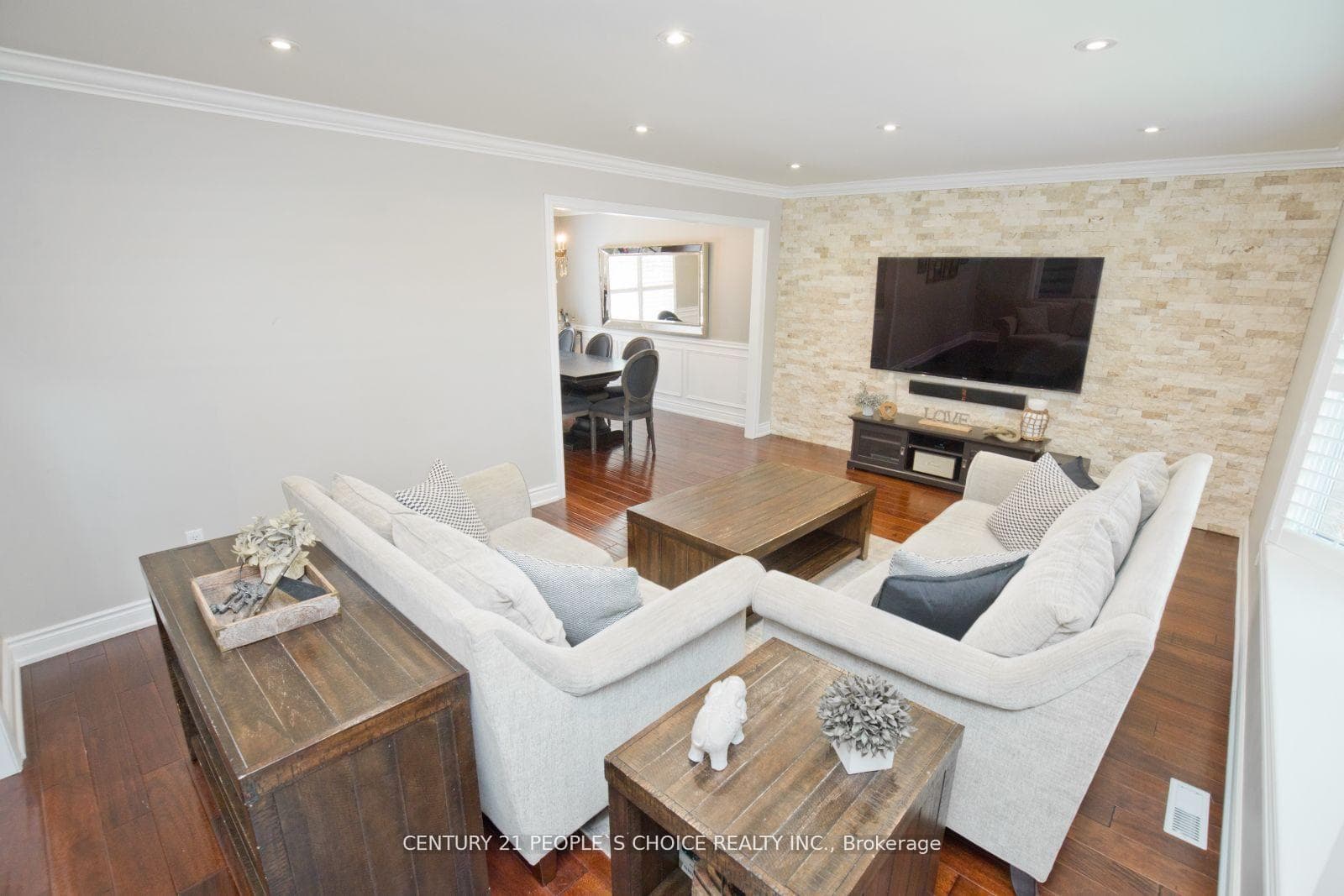 32 Jerome Crescent photo 8