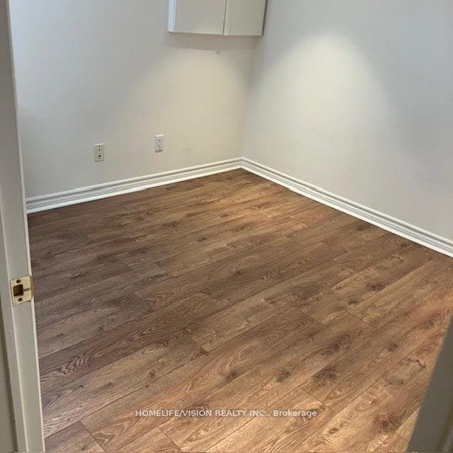 52 Farmcrest Drive Unit Lower photo 6