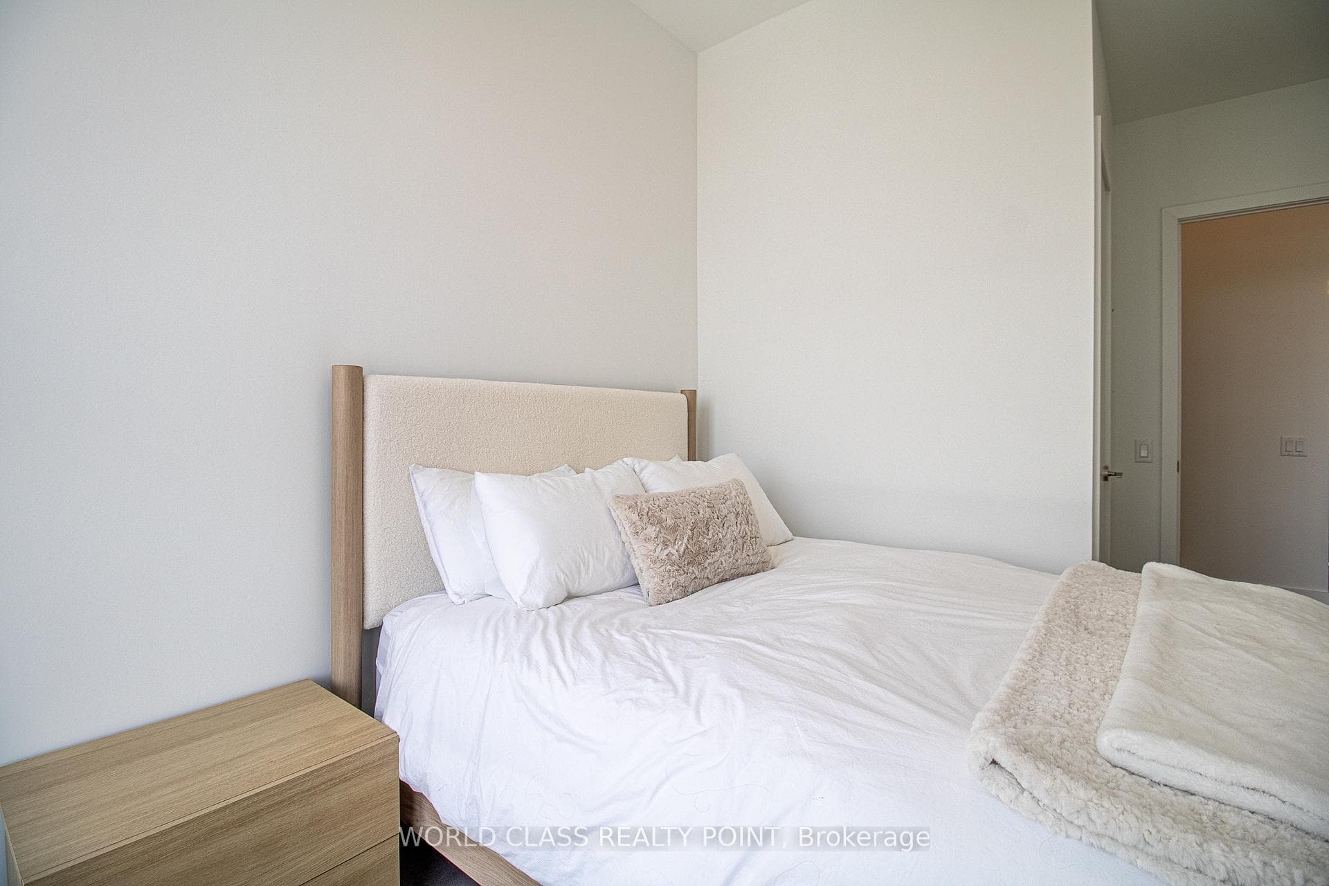 625 Sheppard Avenue Unit 1105 photo 16