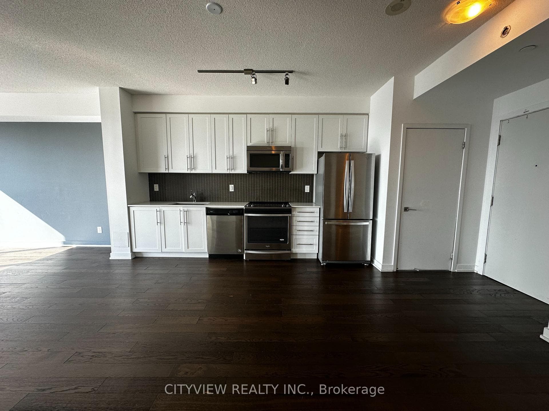 510 curran Place Unit 2401 photo 5