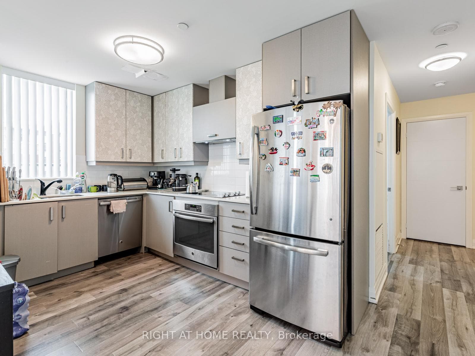 18 Uptown Drive Unit 826 photo 4
