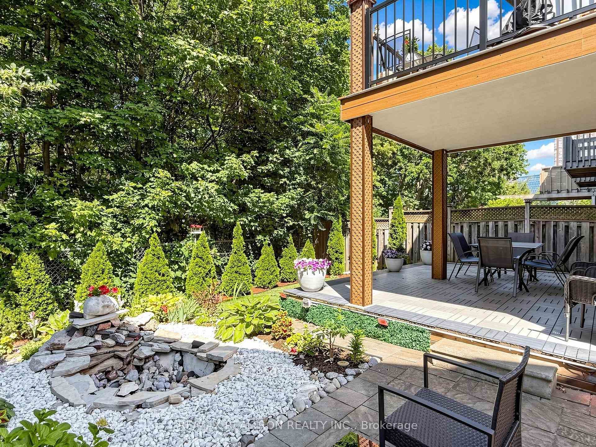 68 Dallimore Circle photo 44
