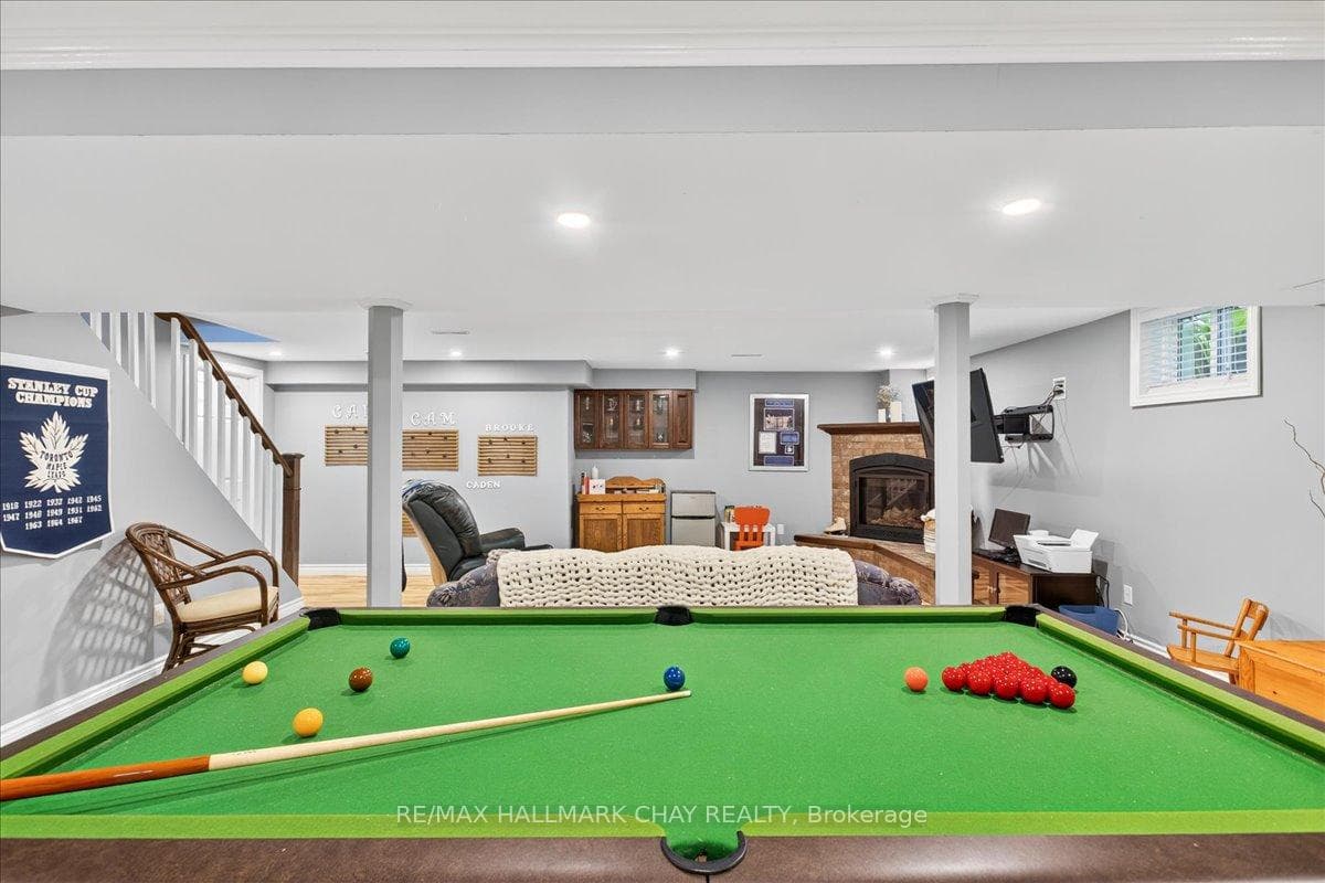 35 Howard Drive photo 40