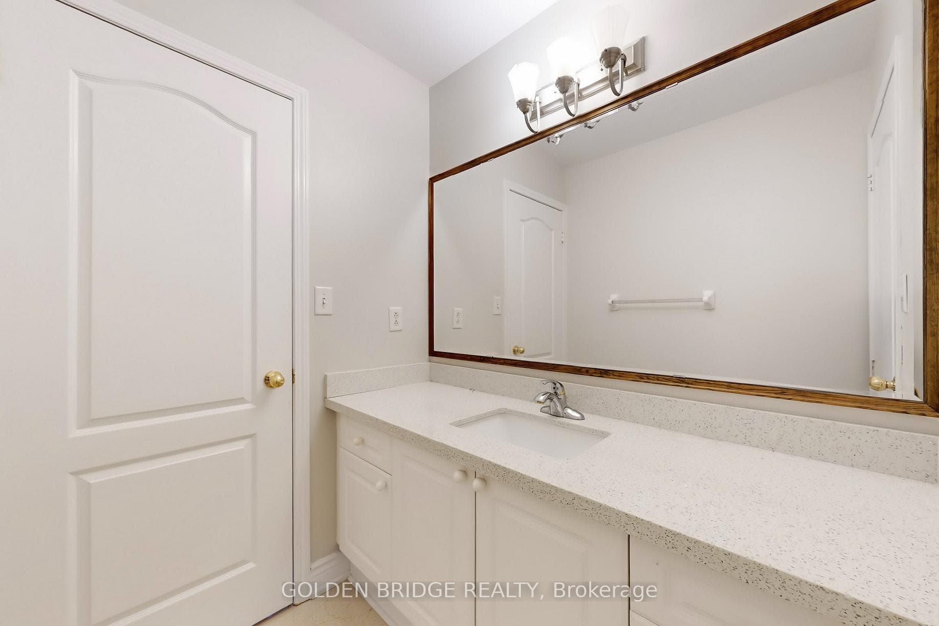 158 Worthington Avenue photo 34