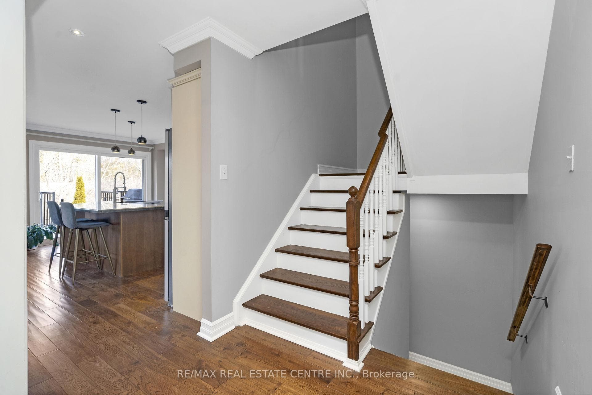189 Acton Boulevard photo 20