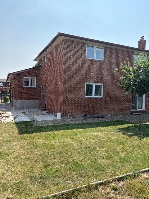 98 Jeanne Drive photo 27