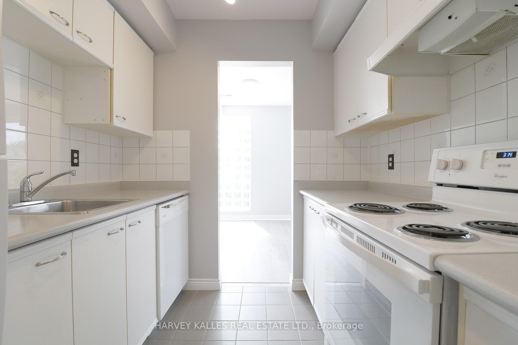 1424 Bayview Avenue Unit C photo 8
