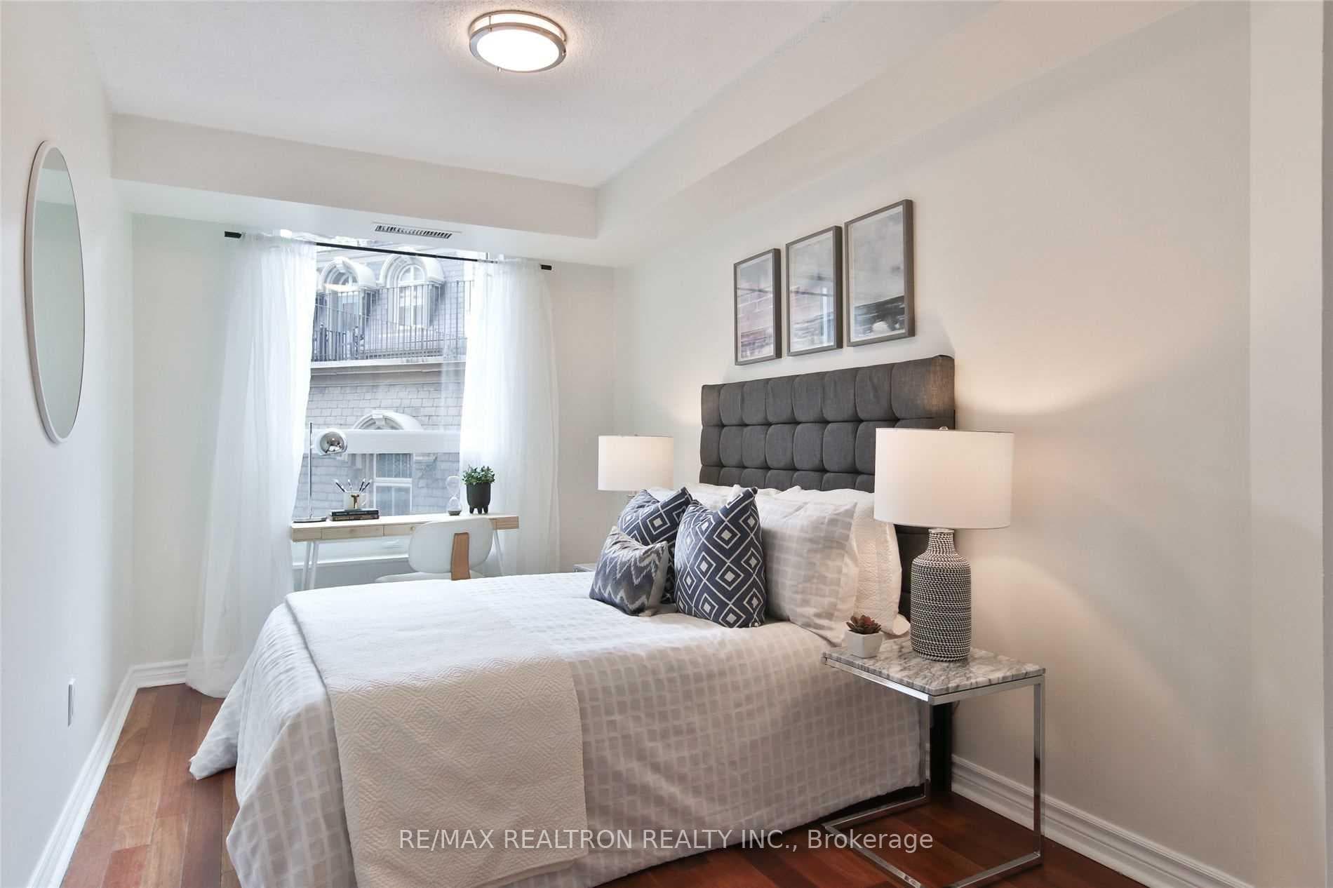 77 Maitland Place Unit 326 photo 22