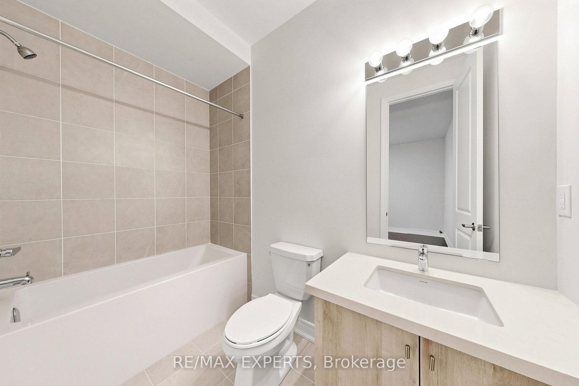 60 Bud Leggett Crescent photo 37