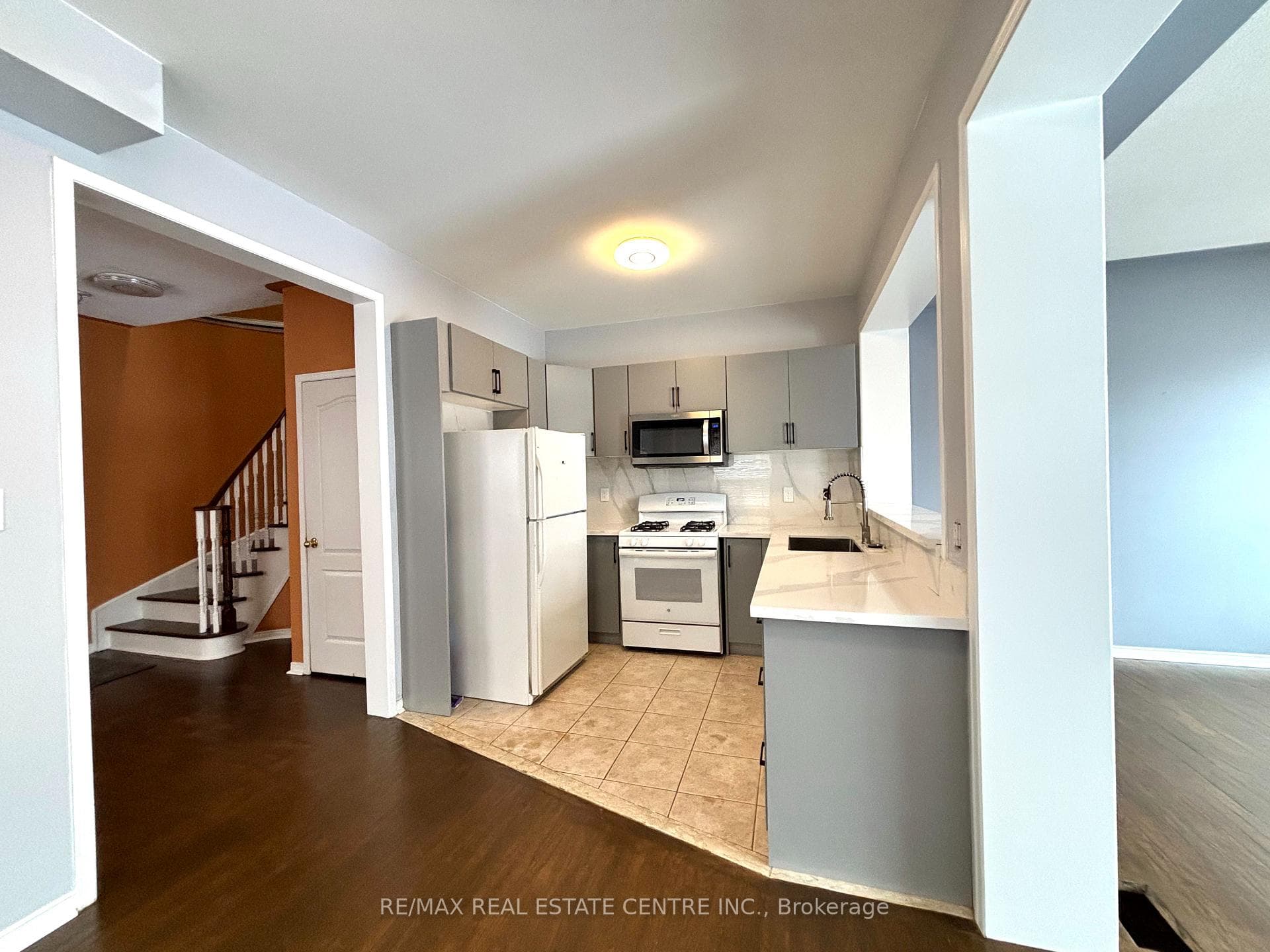 2250 Stone Glen Crescent photo 7
