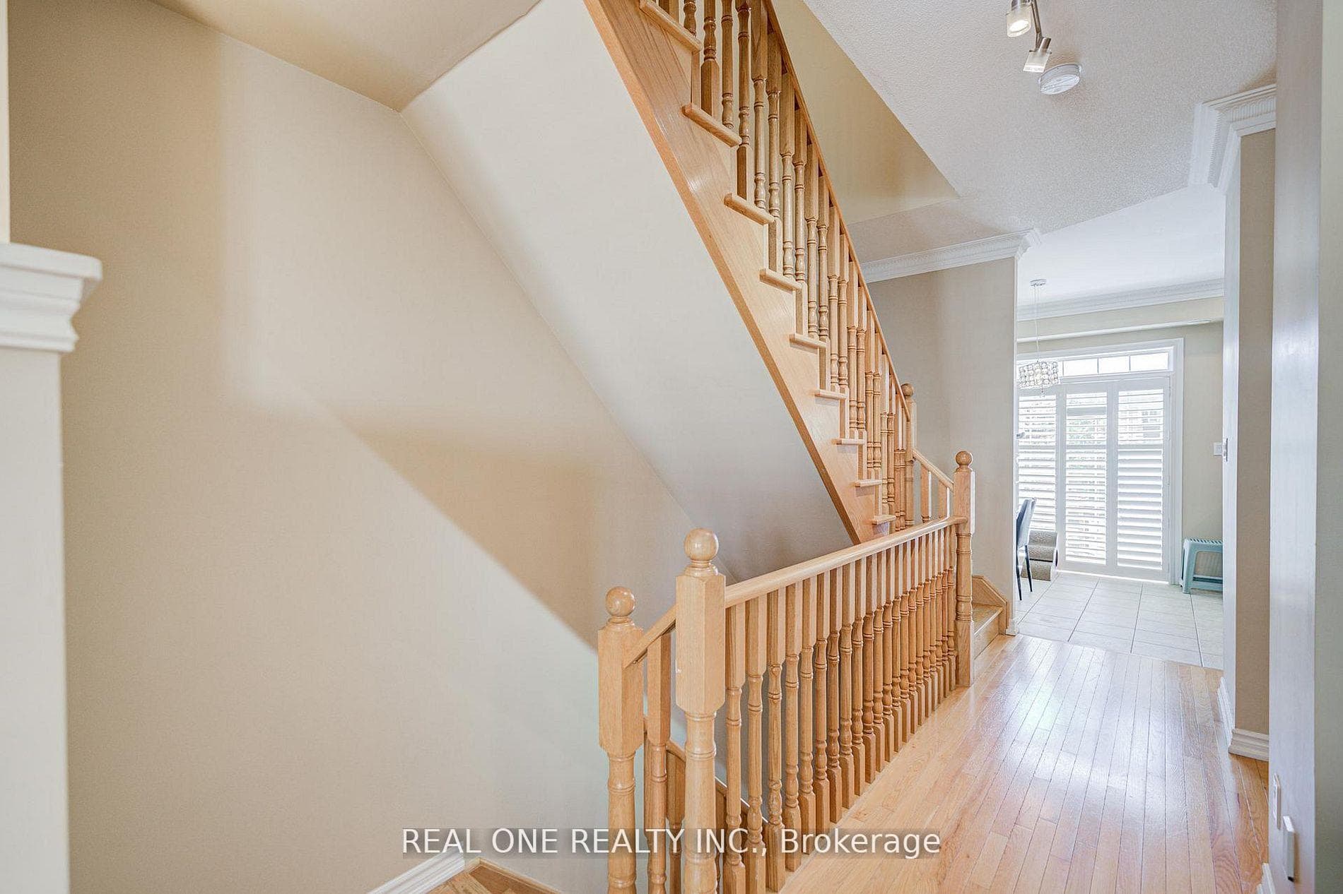 9 Ruskov Lane Unit Upper photo 16