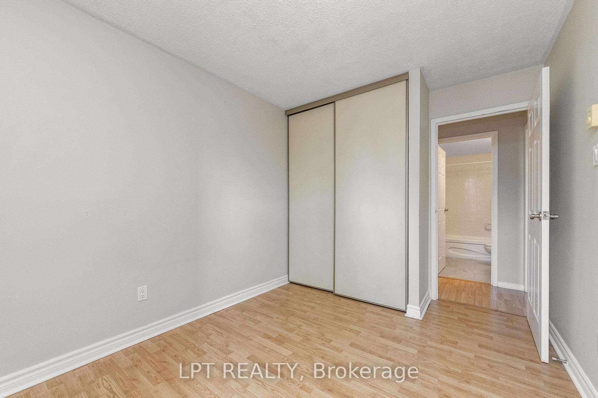 1177 Belanger Avenue Unit 206 photo 22