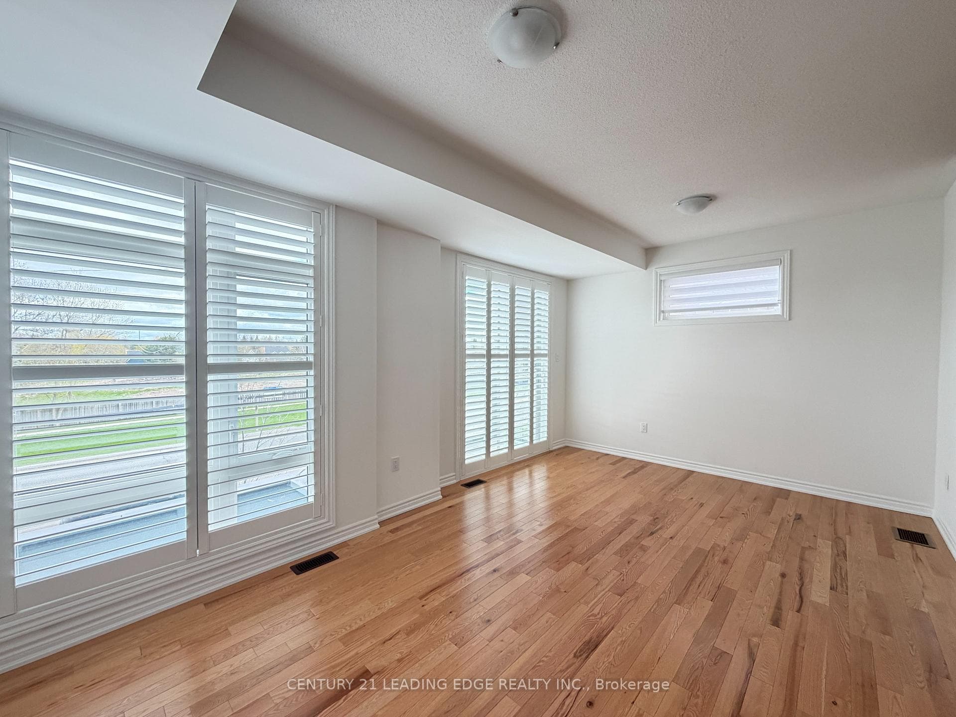 6863 Main Street photo 15