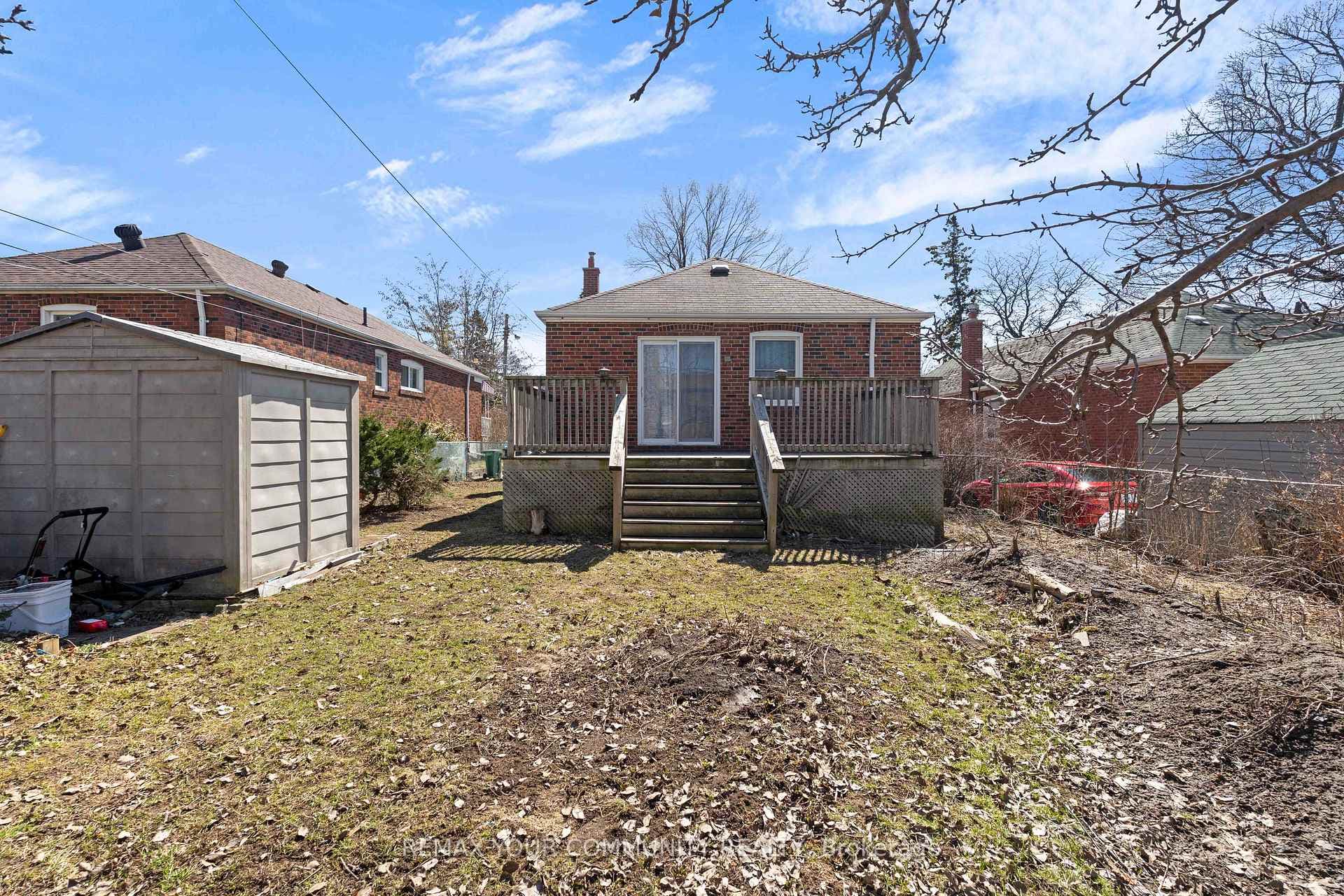 6 Janet Boulevard photo 30