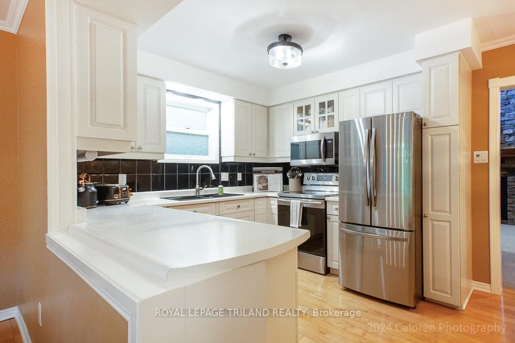 35 Ski Valley Crescent photo 8