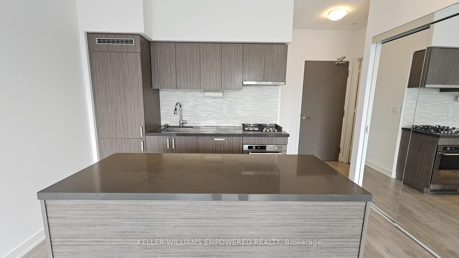 501 St. Clair Avenue Unit 425 photo 11