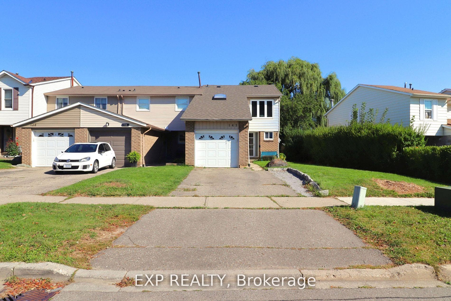 142 Royal Salisbury Way photo 1