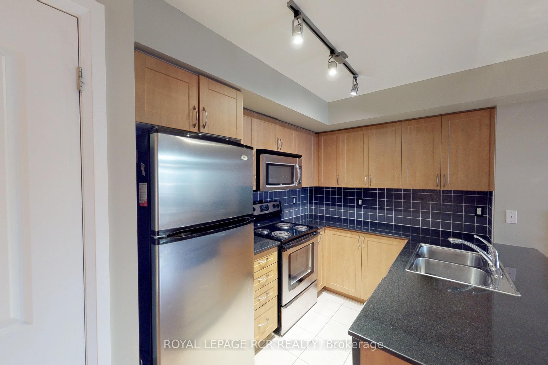 1060 Sheppard Avenue Unit 1401 photo 5