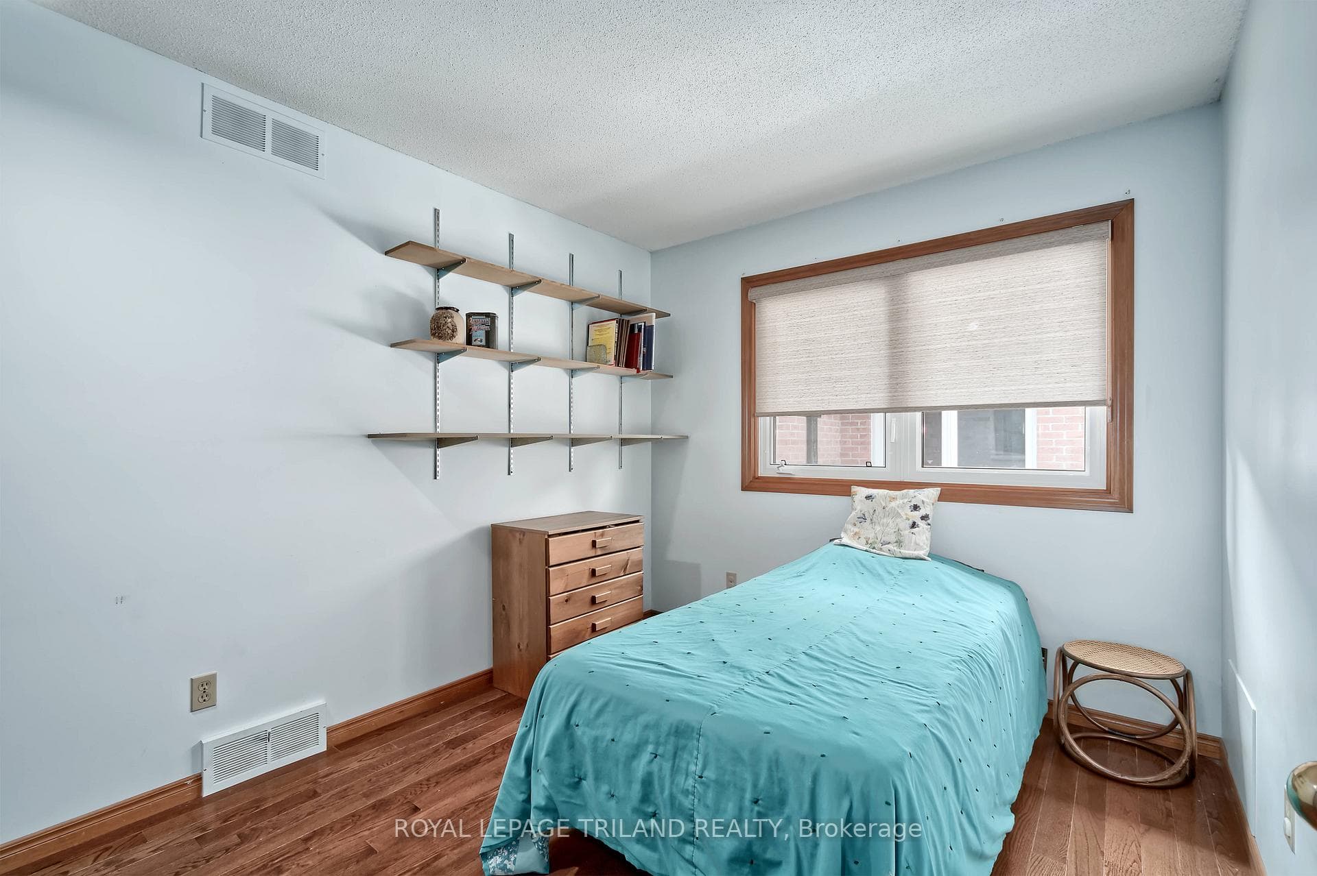 Bedroom 2 could be an office
