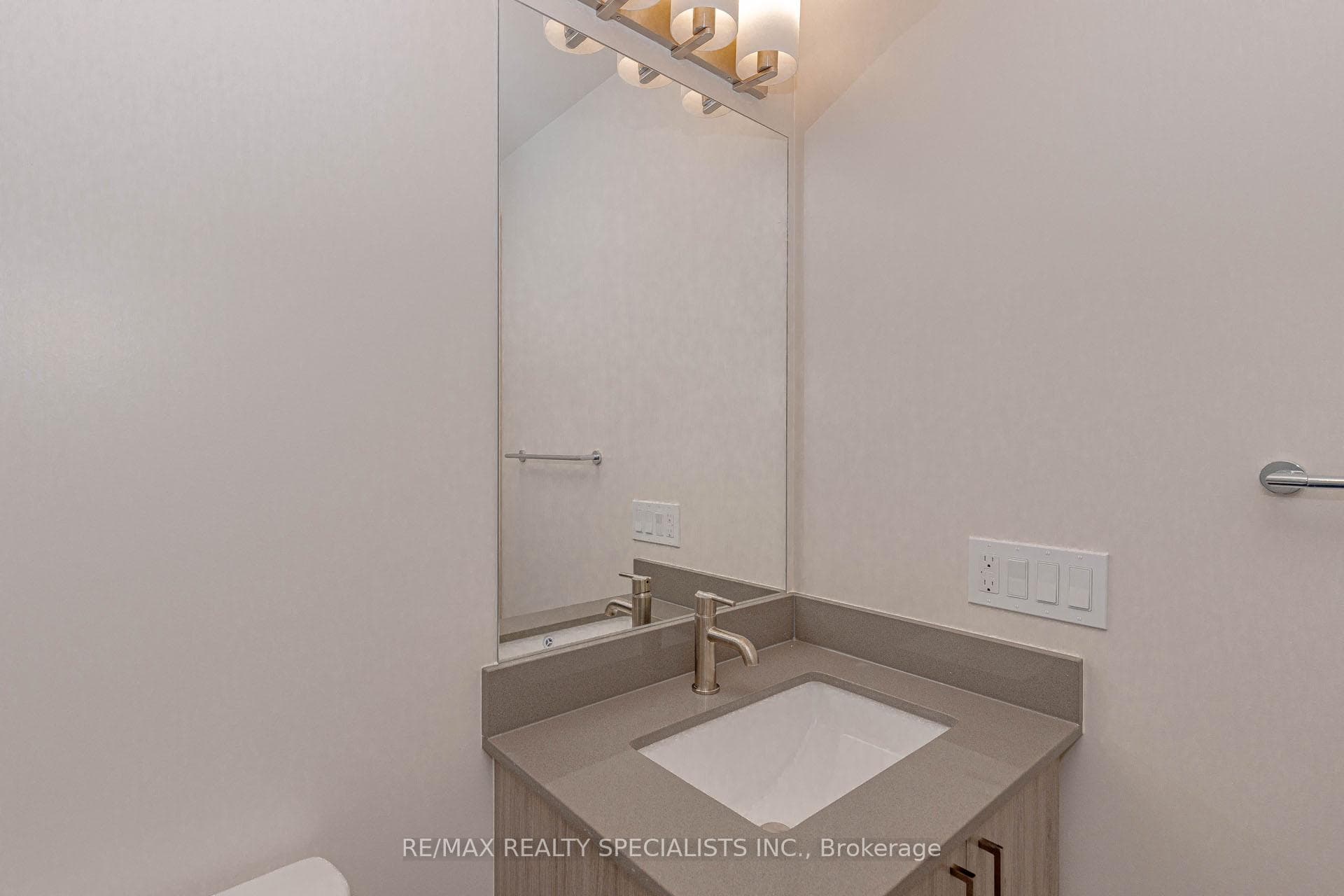 8020 Derry Road Unit 701 photo 33