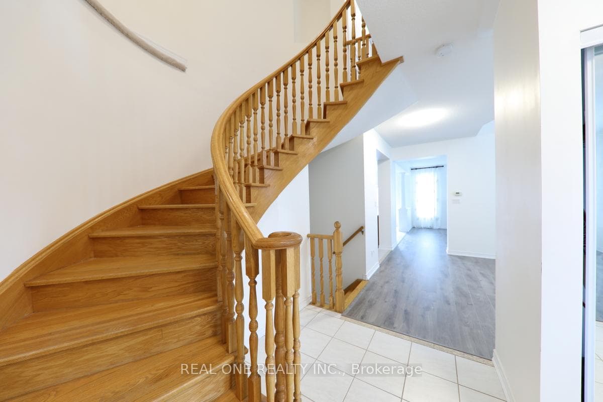 29 Duckfield Crescent photo 6