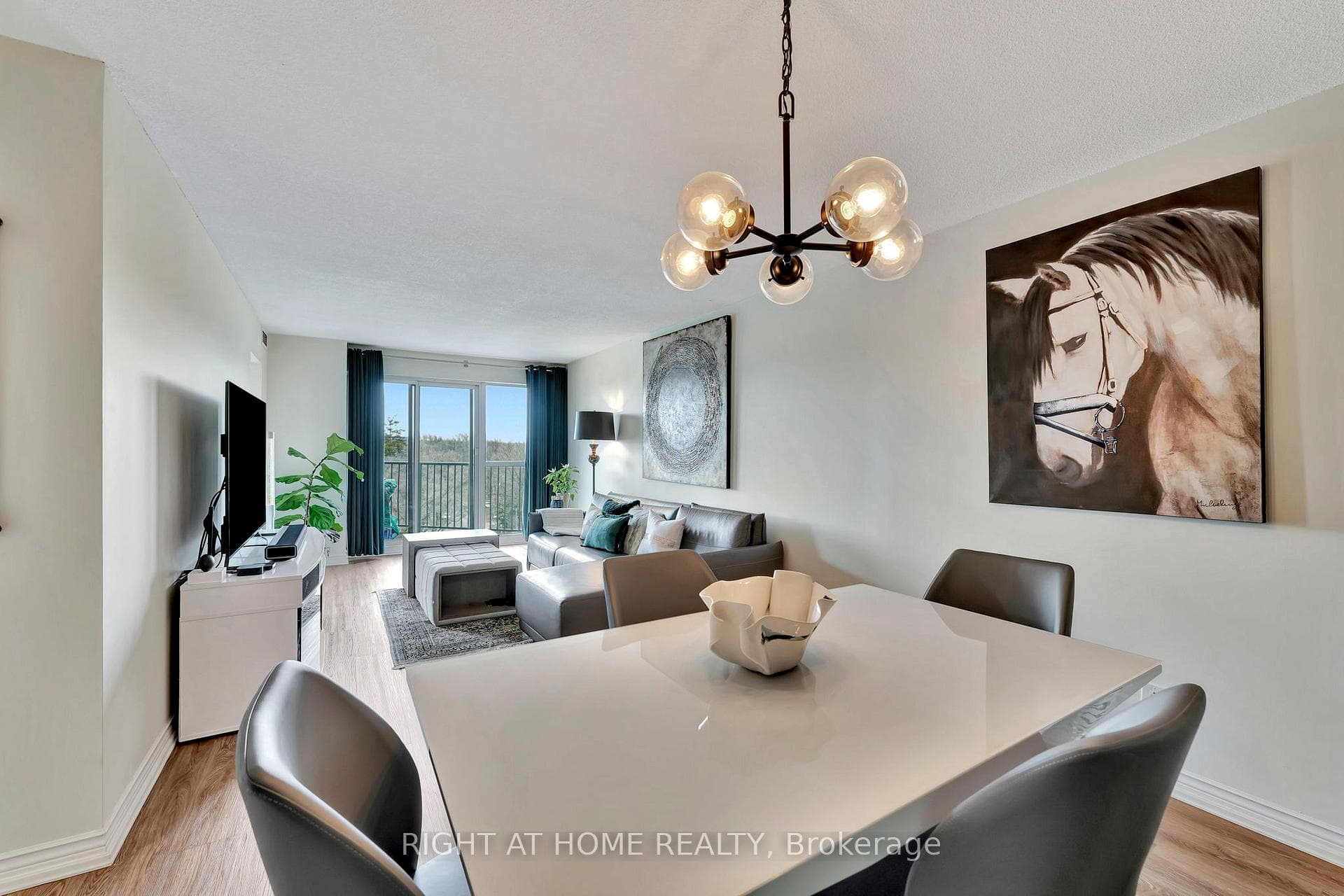 2190 Lakeshore Road Unit 802 photo 16