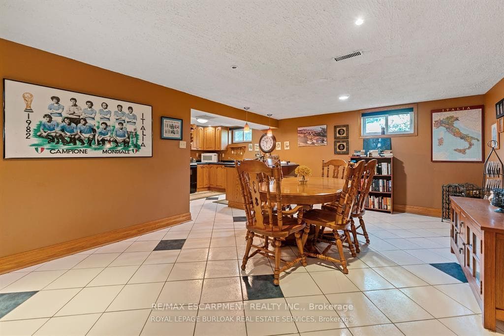 299 EASTDALE Boulevard photo 24
