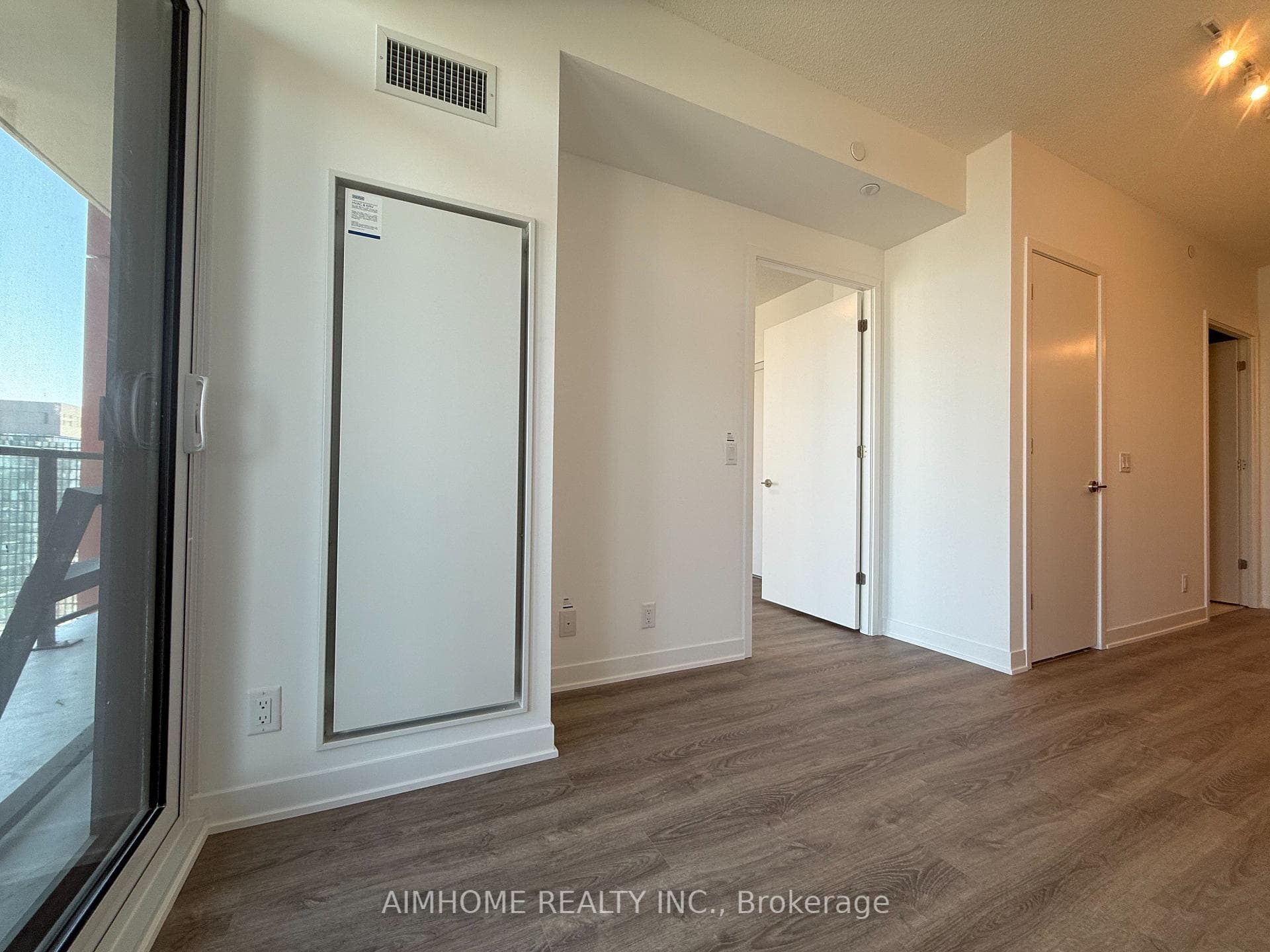 180 Front Street Unit 3502 photo 5
