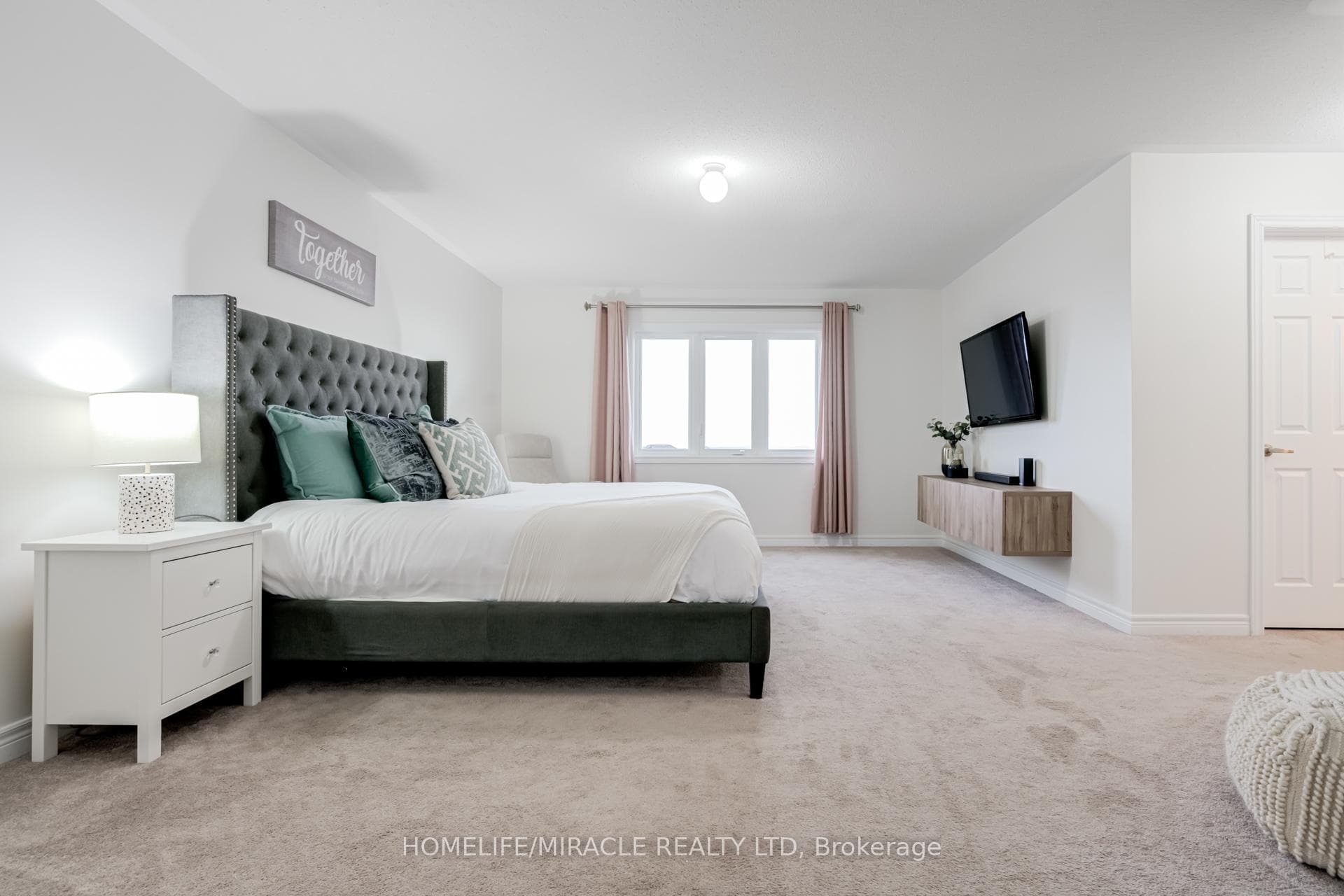 30 Atkinson Crescent photo 24