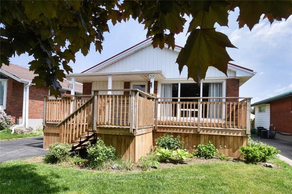 39 Seeley Avenue photo 4