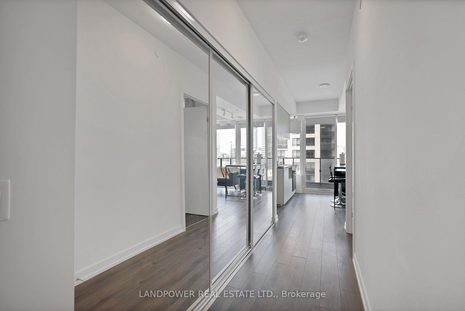 77 Shuter Street Unit 2501 photo 14