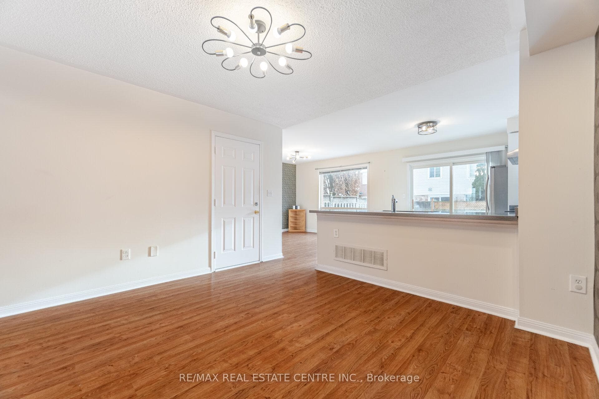 454 Collis Court photo 8