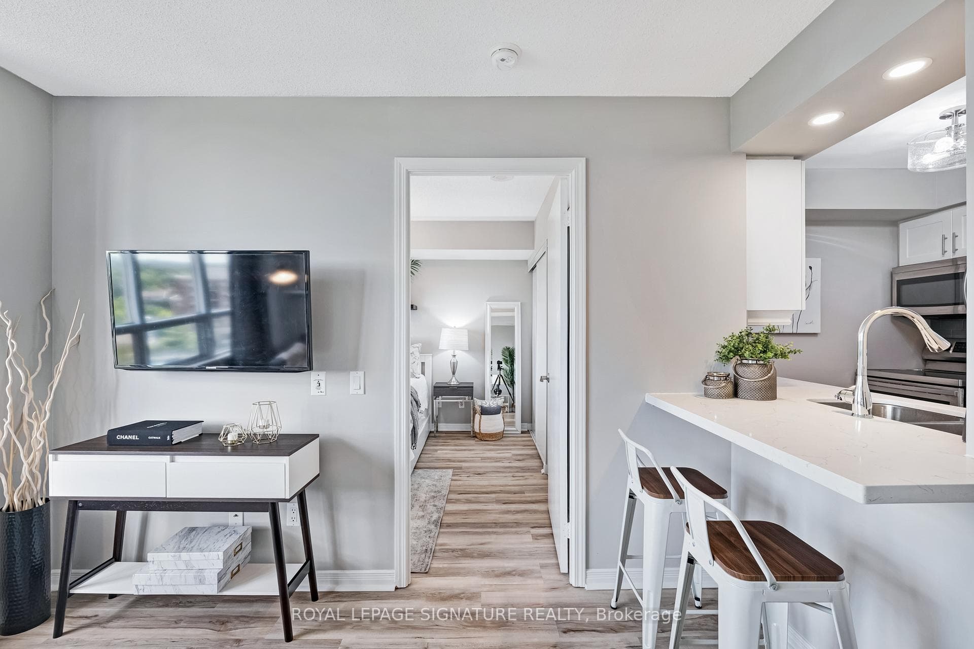 1200 The Esplanade Road Unit 905 photo 12