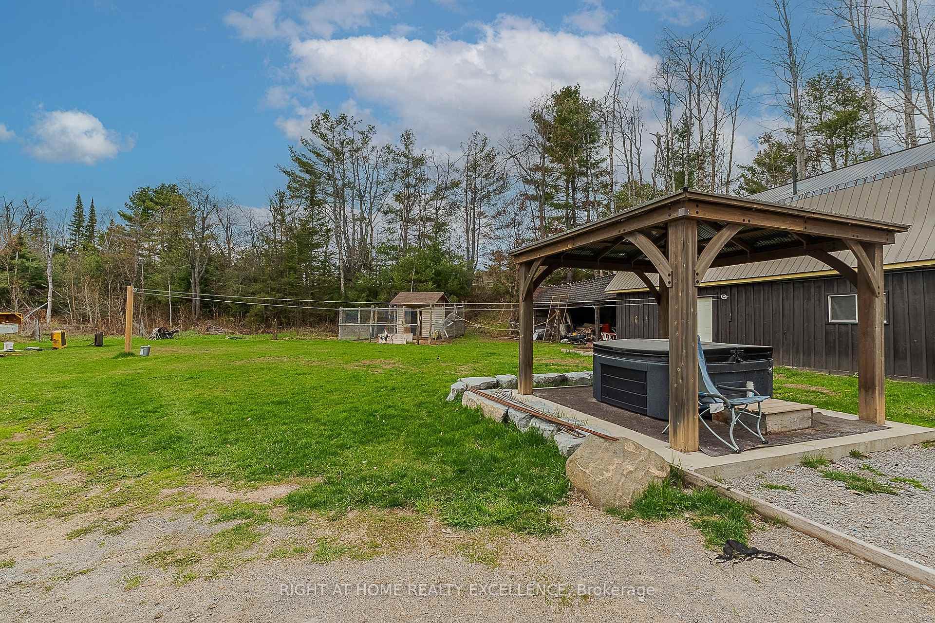 1246 Howland Junction Road photo 24