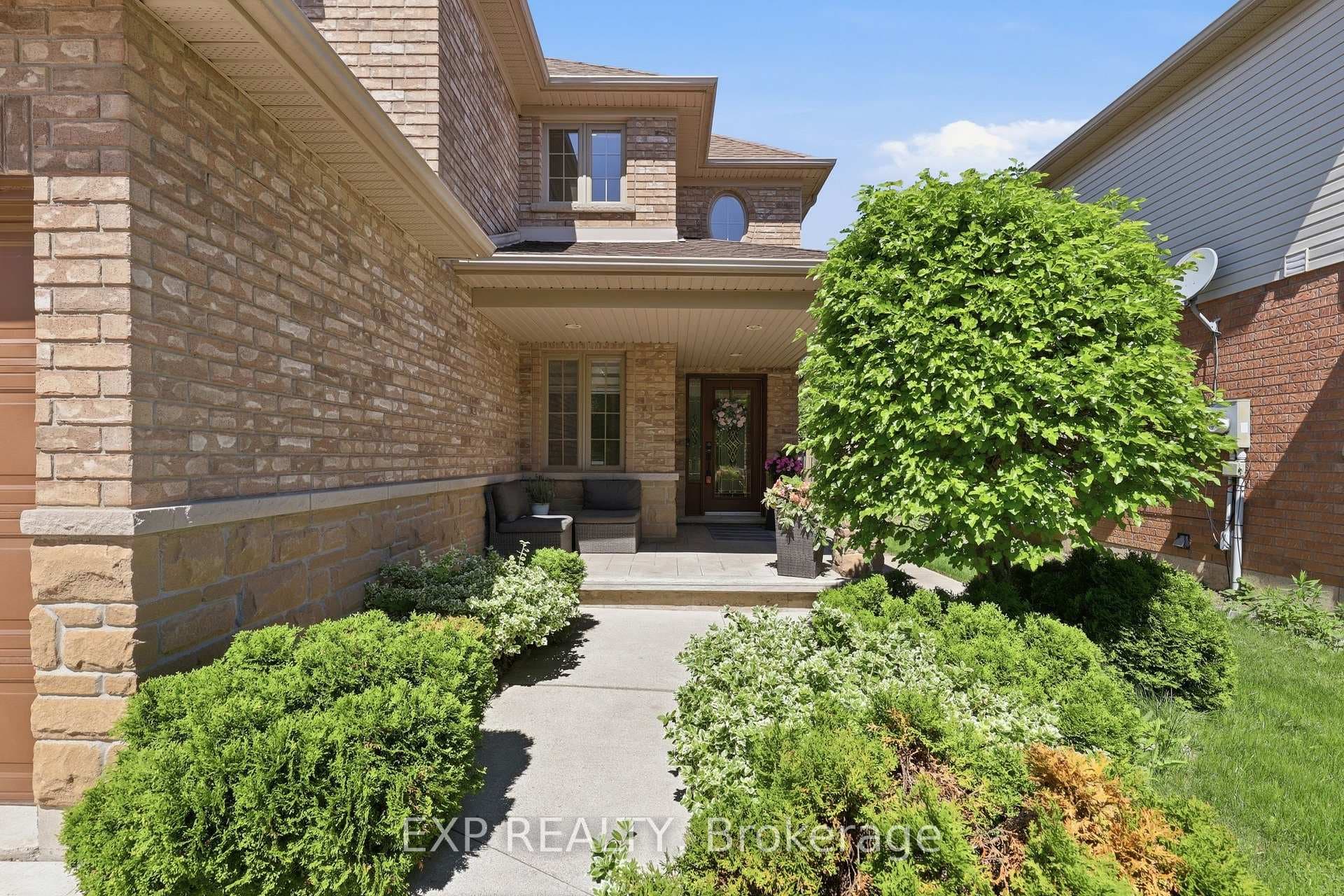 194 Southbrook Drive photo 6