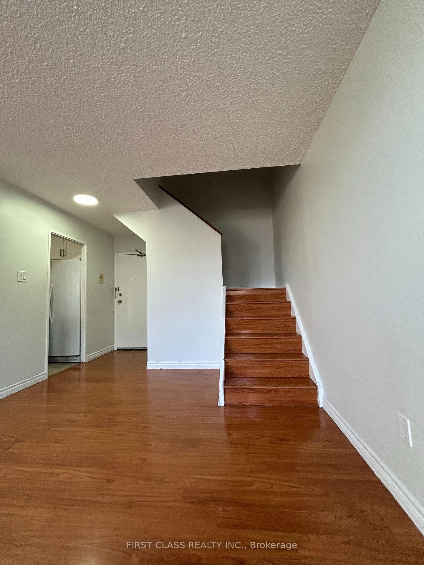 2121 Roche Court Unit 106 photo 2