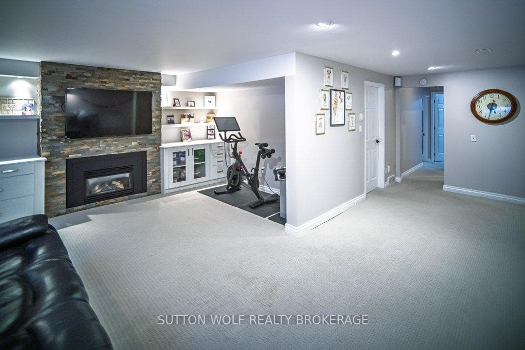 358 Drury Lane photo 19