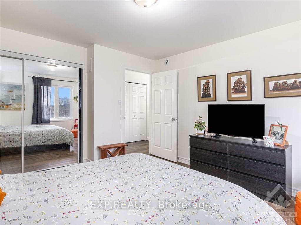 2149 LAURIER Street Unit 302 photo 20