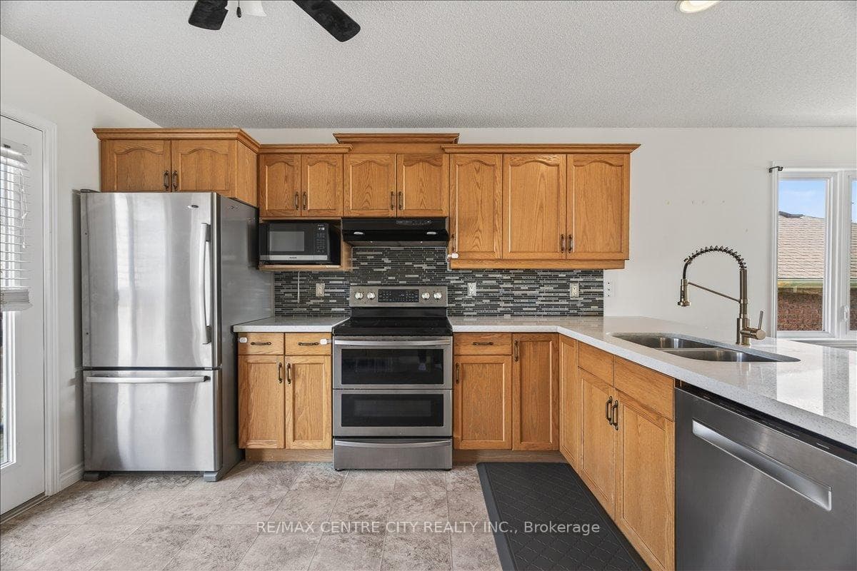 71 Middlesex Drive photo 12
