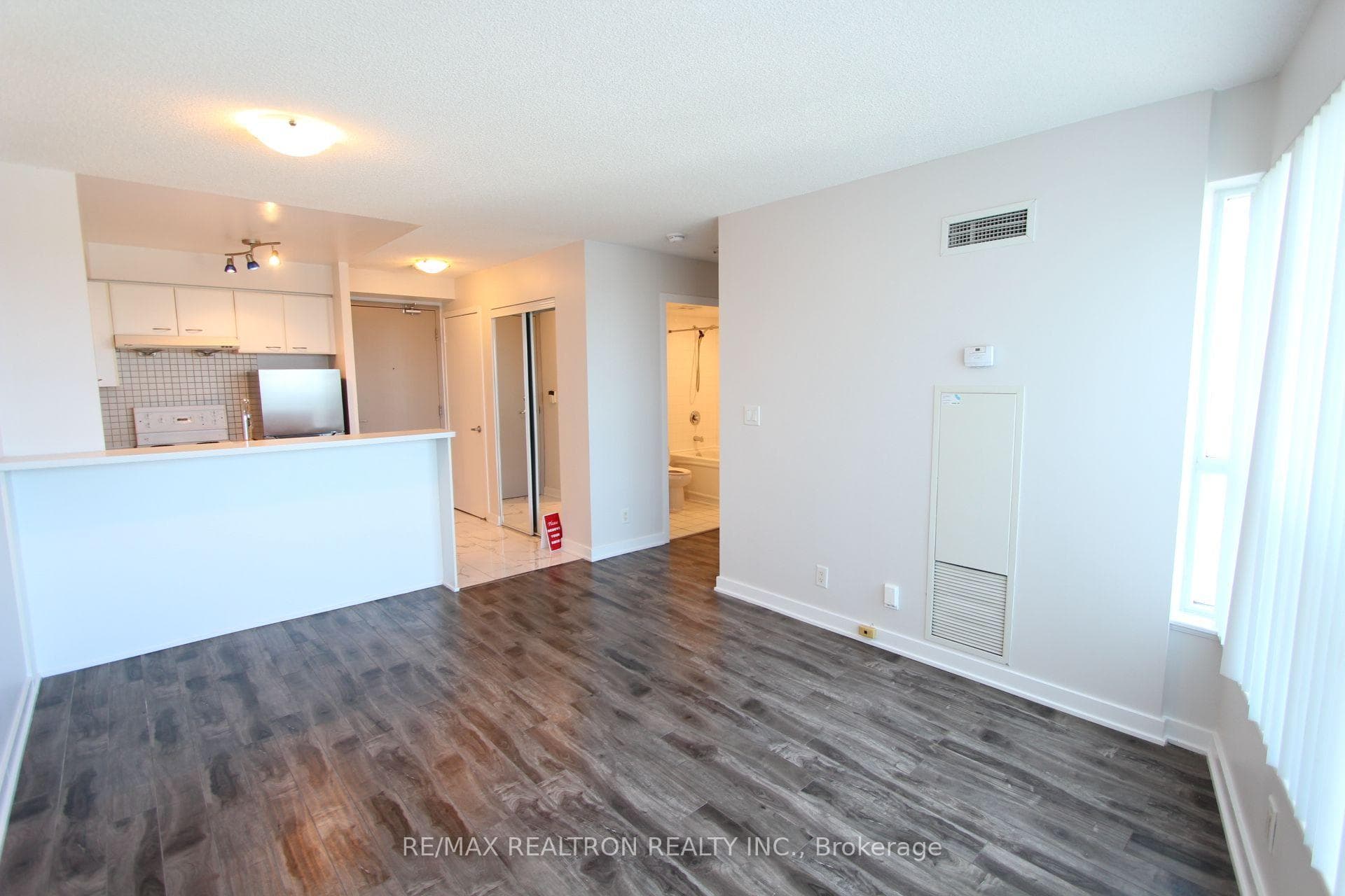 36 Lee Centre Drive Unit 2906 photo 9
