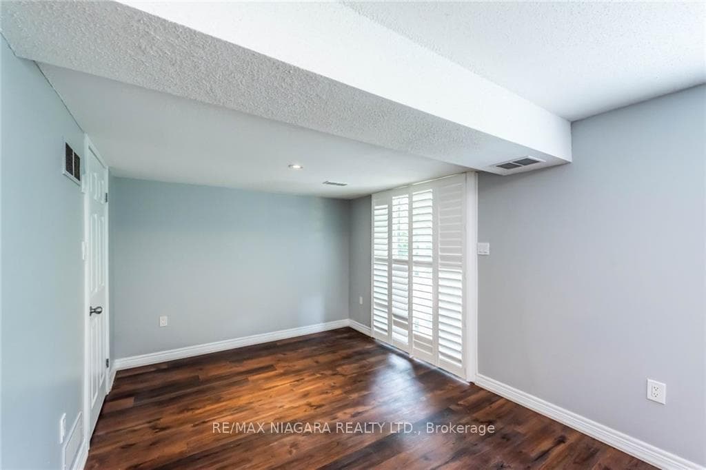 137 Whitefish Crescent photo 33