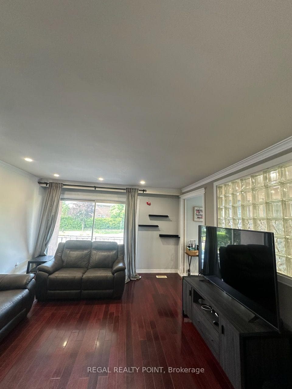 6 Harrington Crescent photo 6