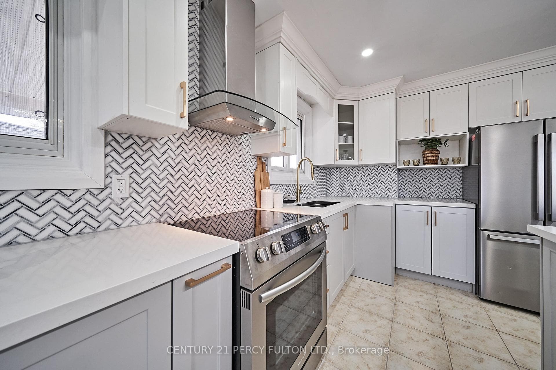 142 Athabasca Street photo 11