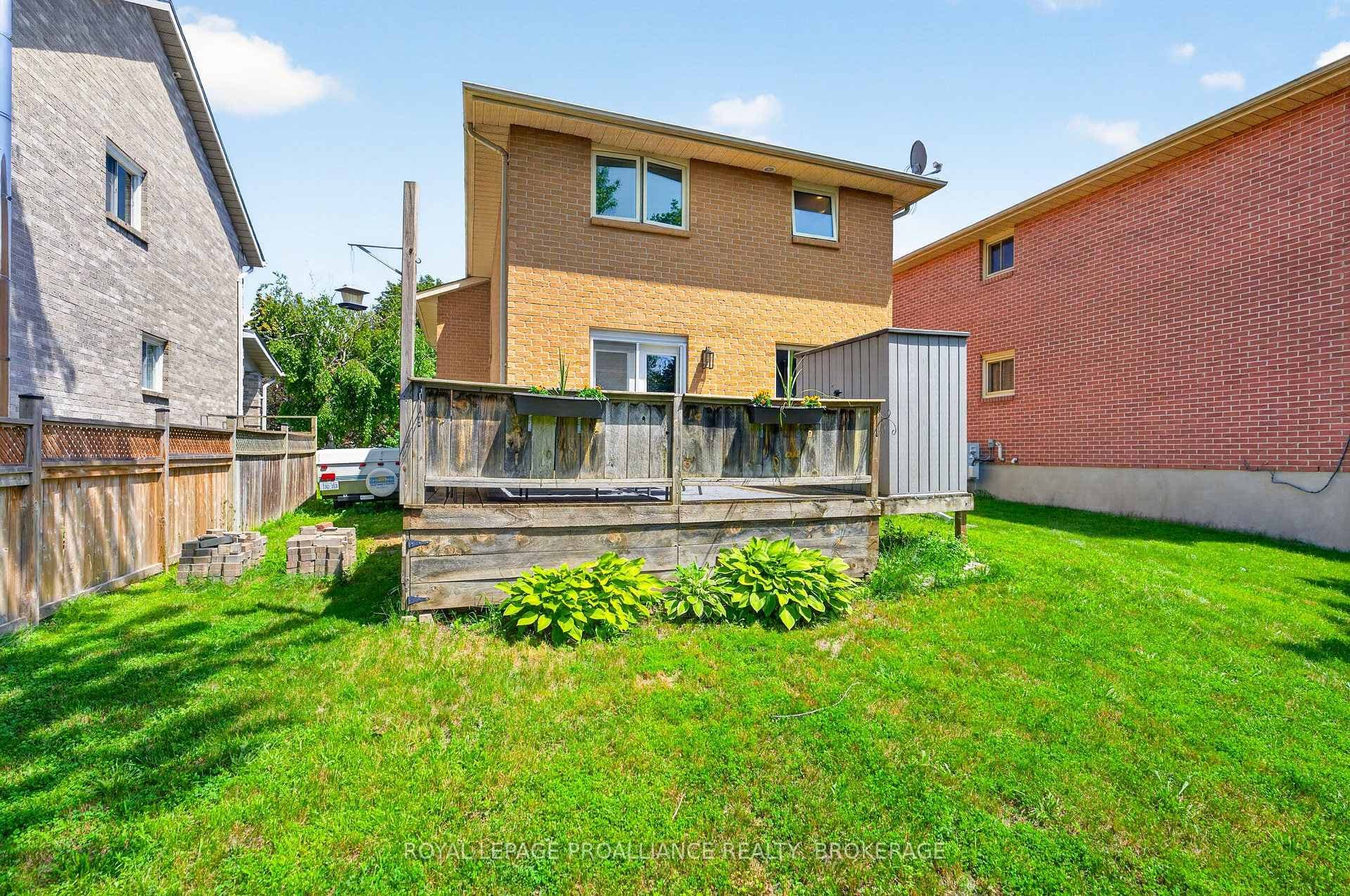 24 Balmoral Court photo 38