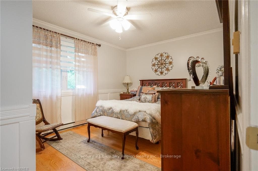 725 KING Street photo 15